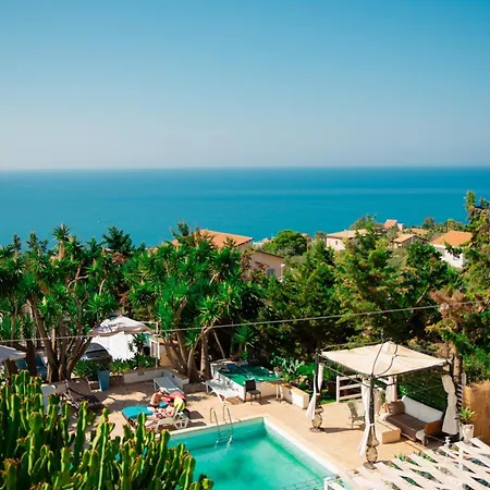 Falco In Pietra Bed & Breakfast *